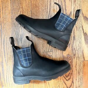 Blundstone Black Leather Chelsea Boots with Blue Plaid Elastic